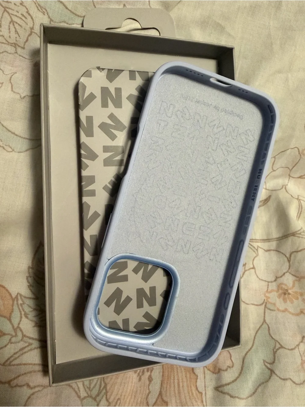 Nudient Bold Case for iPhone 16 Pro in Aura Blue